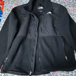 Woman’s north face Denali